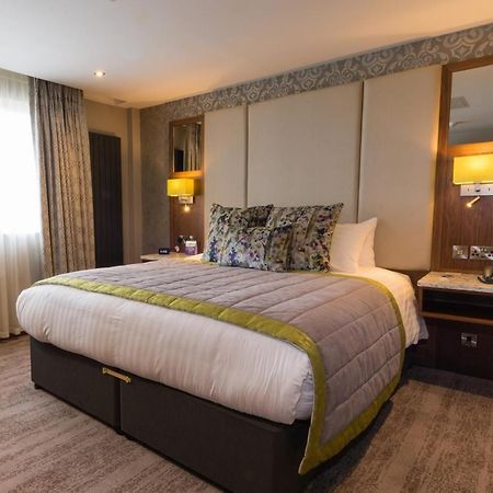 The Valley Hotel & Carriage Gardens Fivemiletown ภายนอก รูปภาพ