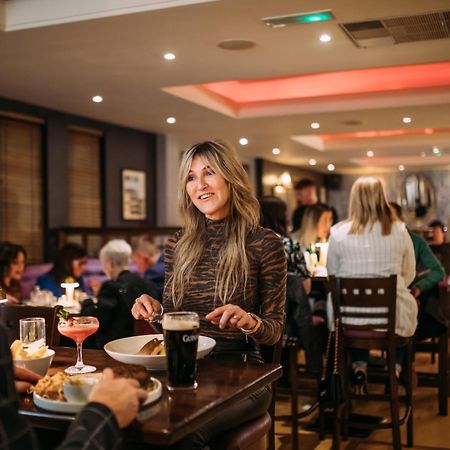 The Valley Hotel & Carriage Gardens Fivemiletown ภายนอก รูปภาพ