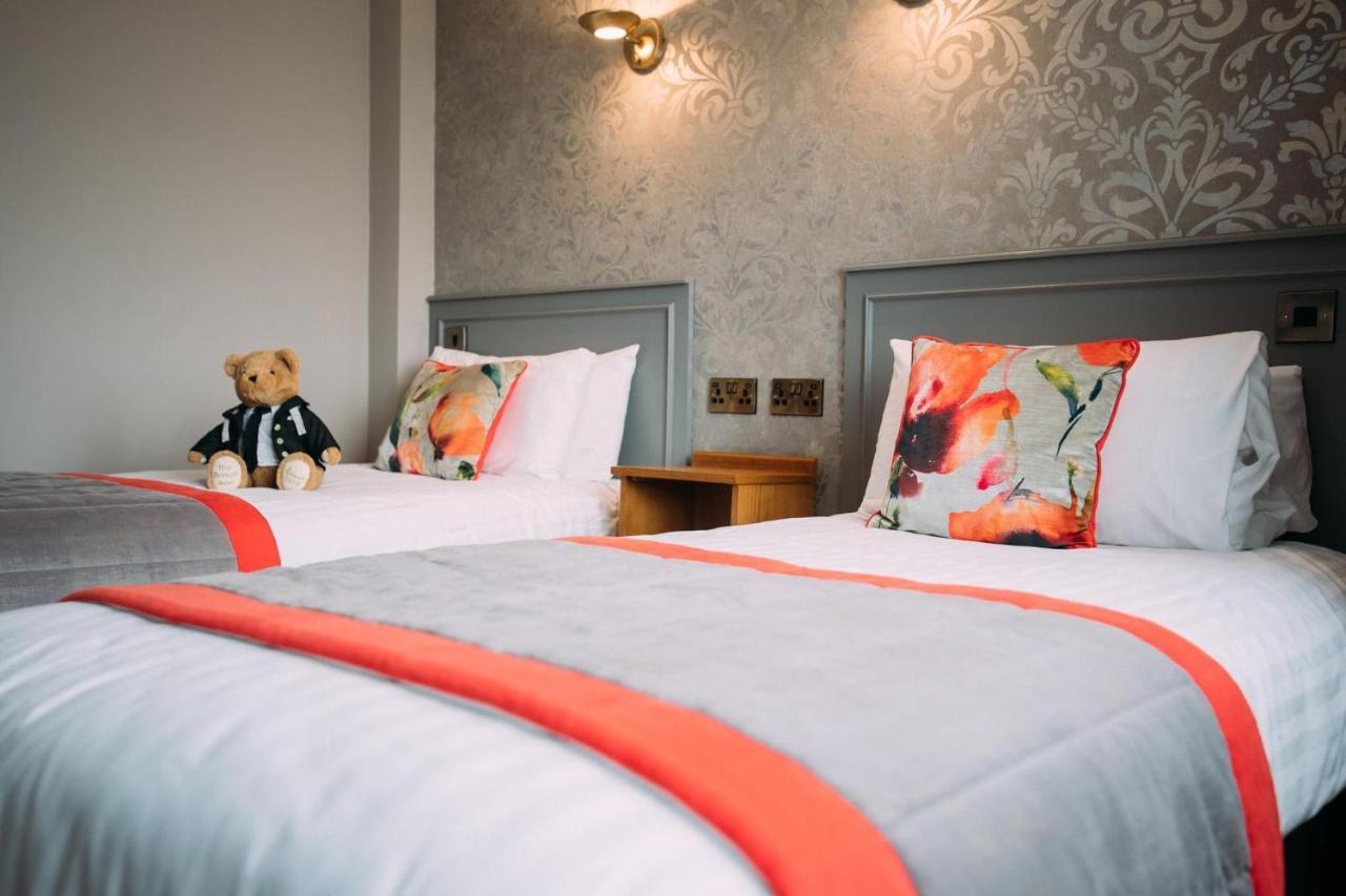 The Valley Hotel & Carriage Gardens Fivemiletown ภายนอก รูปภาพ
