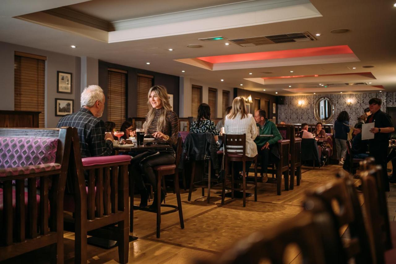 The Valley Hotel & Carriage Gardens Fivemiletown ภายนอก รูปภาพ