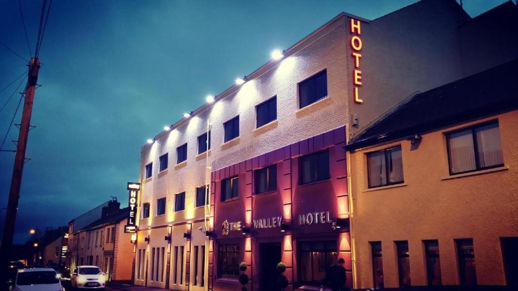 The Valley Hotel & Carriage Gardens Fivemiletown ภายนอก รูปภาพ
