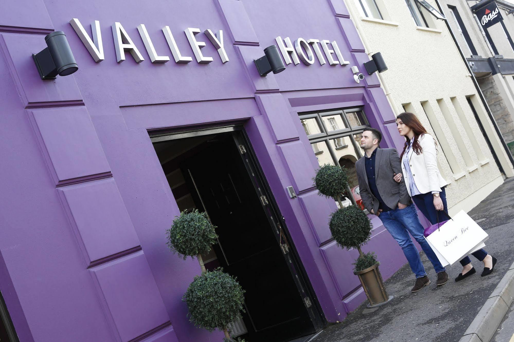 The Valley Hotel & Carriage Gardens Fivemiletown ภายนอก รูปภาพ